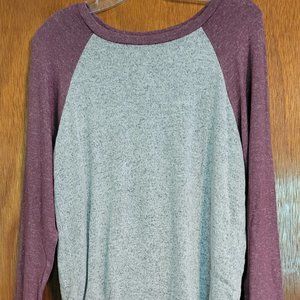 American Eagle Women / Junior soft and sexy Plush long sleeve shirt